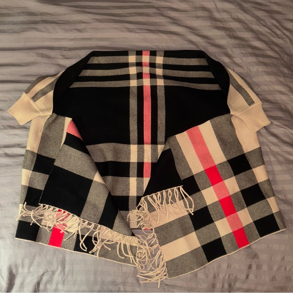 Plaid Black and Cream Women’s Short Sleeve Reversible Poncho/Cardigan